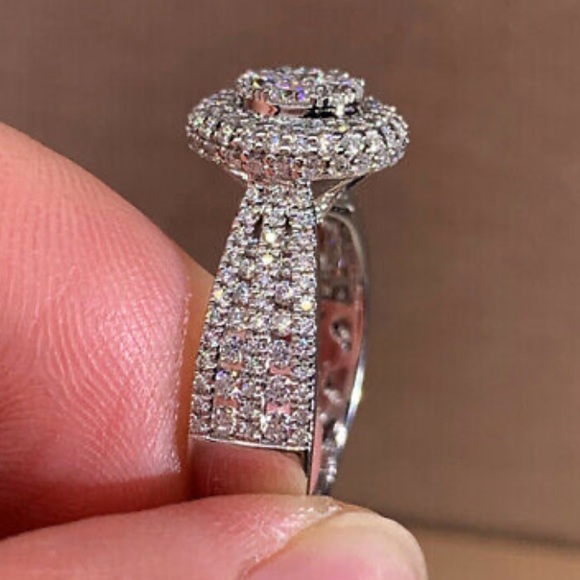 925 sterling Silver Sparkly Luxury Engagement Ring 6-10 - Picture 3 of 3